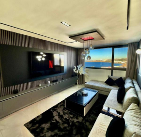 Appartement Moderne et Chic au Bord de Mer